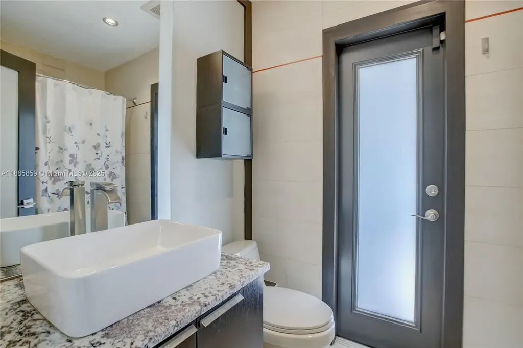 4004 NE 21 Avenue Fort Lauderdale FL 33308