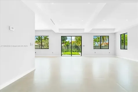21320 NE 26th Avenue Miami FL 33180