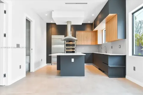 21320 NE 26th Avenue Miami FL 33180