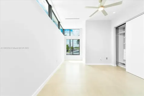 21320 NE 26th Avenue Miami FL 33180