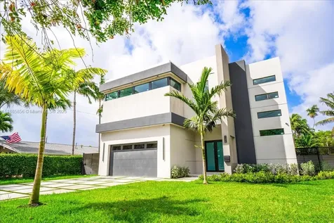 21320 NE 26th Avenue Miami FL 33180
