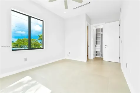 21320 NE 26th Avenue Miami FL 33180