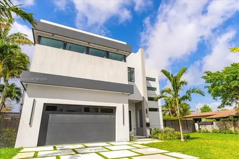 21320 NE 26th Avenue Miami FL 33180