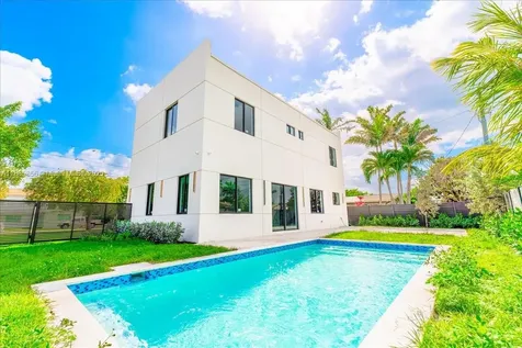 21320 NE 26th Avenue Miami FL 33180