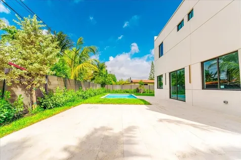21320 NE 26th Avenue Miami FL 33180