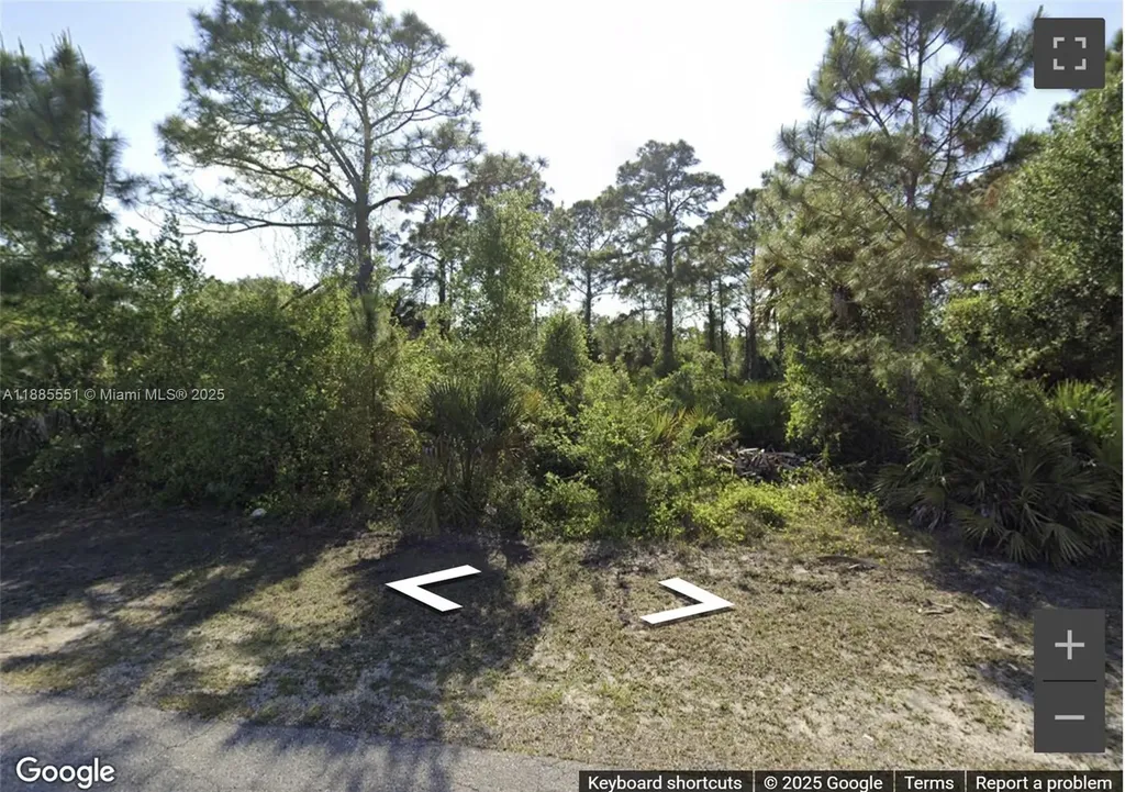 617 Henry Avenue Lehigh Acres FL 33972