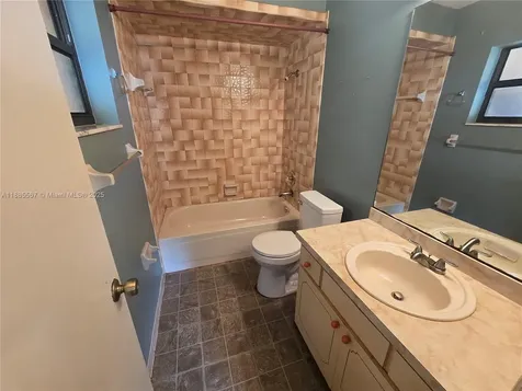 250 Tanager Avenue Sebring FL 33870