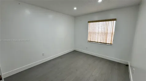 2531 W 60th Place Hialeah FL 33016