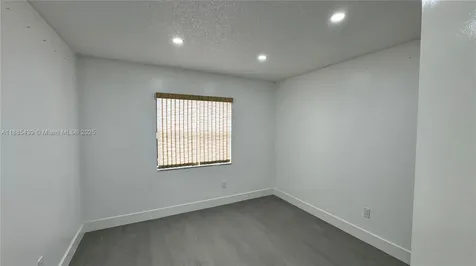 2531 W 60th Place Hialeah FL 33016