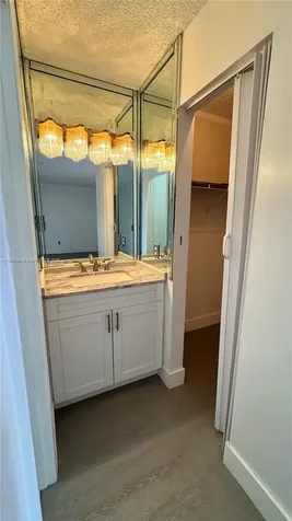 2531 W 60th Place Hialeah FL 33016
