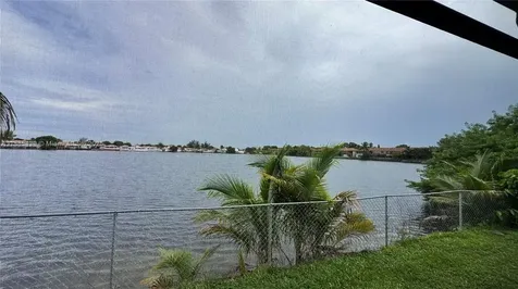 2531 W 60th Place Hialeah FL 33016