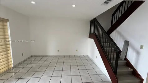 2531 W 60th Place Hialeah FL 33016