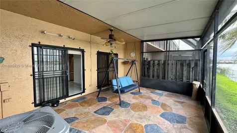 2531 W 60th Place Hialeah FL 33016