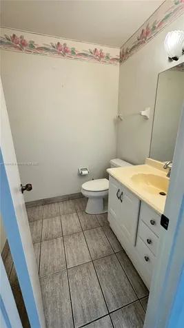 2531 W 60th Place Hialeah FL 33016