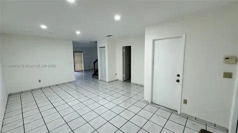 2531 W 60th Place Hialeah FL 33016
