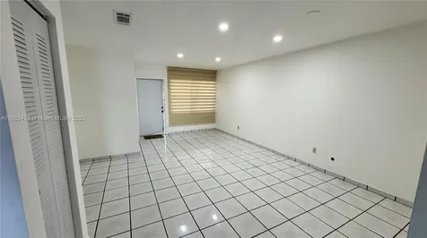 2531 W 60th Place Hialeah FL 33016
