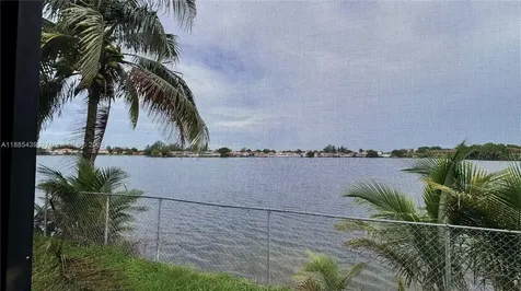 2531 W 60th Place Hialeah FL 33016
