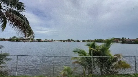 2531 W 60th Place Hialeah FL 33016