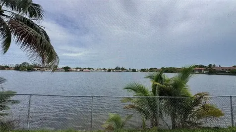 2531 W 60th Place Hialeah FL 33016