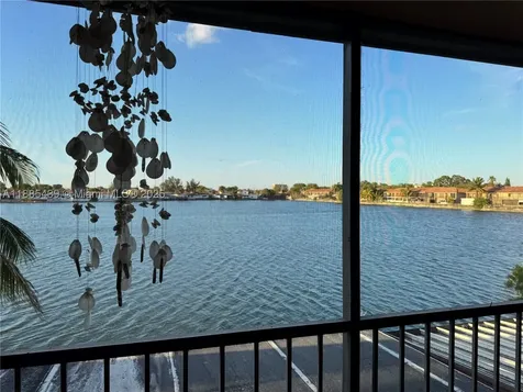 2531 W 60th Place Hialeah FL 33016