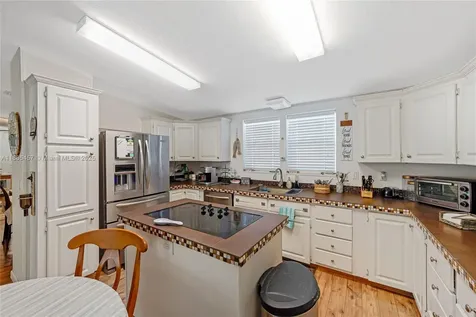 945 Plantation Road Key Largo FL 33037