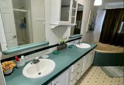 945 Plantation Road Key Largo FL 33037