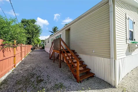 945 Plantation Road Key Largo FL 33037