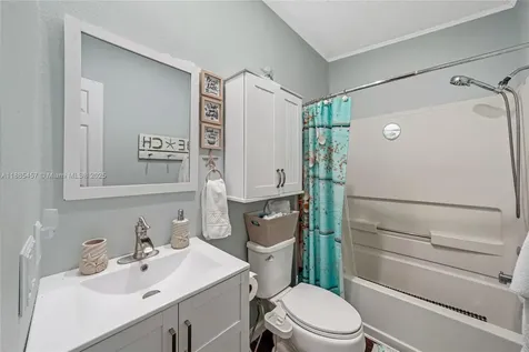 945 Plantation Road Key Largo FL 33037