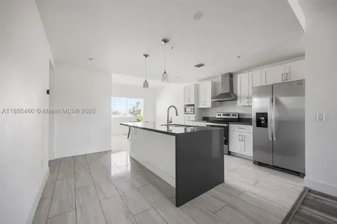 Hallandale Beach FL 33009