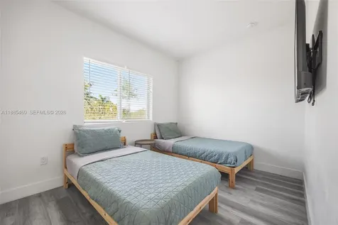 Hallandale Beach FL 33009