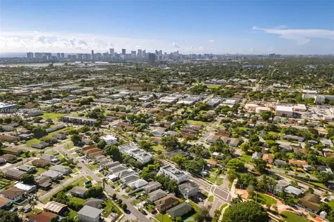 Hallandale Beach FL 33009