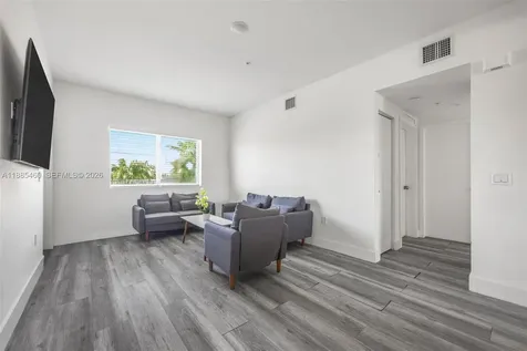 Hallandale Beach FL 33009