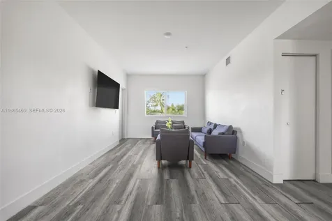 Hallandale Beach FL 33009