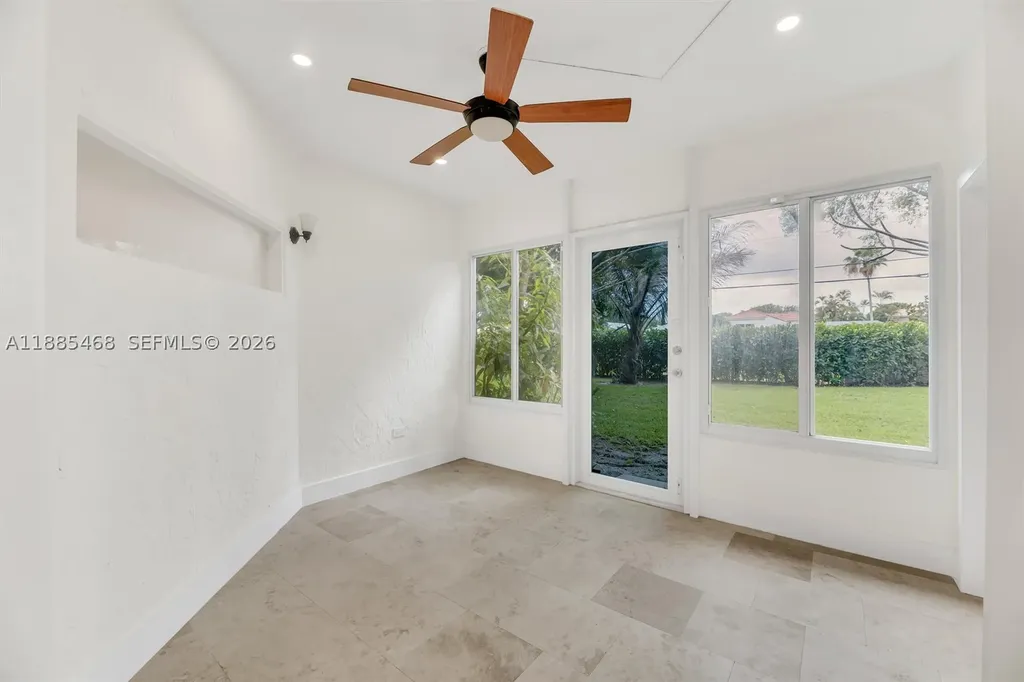 6538 Via Regina Boca Raton FL 33433