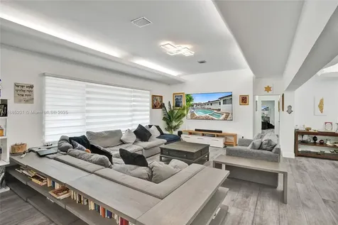 3784 Sheridan Avenue Miami Beach FL 33140