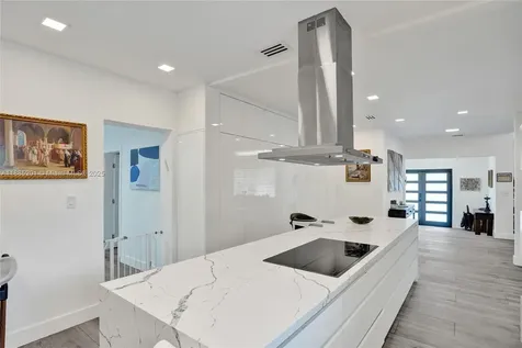 3784 Sheridan Avenue Miami Beach FL 33140