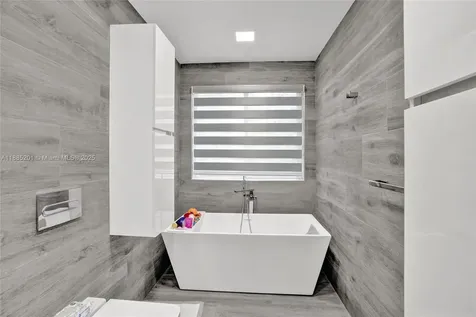 3784 Sheridan Avenue Miami Beach FL 33140