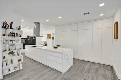 3784 Sheridan Avenue Miami Beach FL 33140
