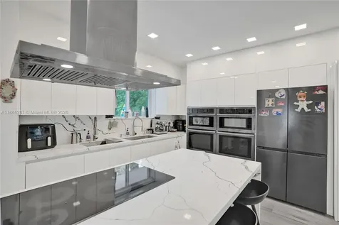 3784 Sheridan Avenue Miami Beach FL 33140