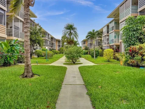 1395 NE 167th Street Miami FL 33162