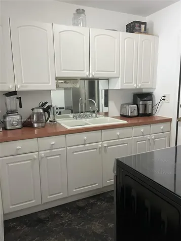 1395 NE 167th Street Miami FL 33162