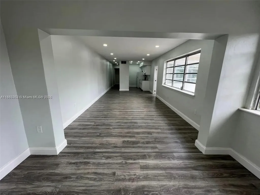 245 NE 191st Street Miami FL 33179