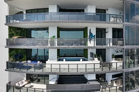 18555 Collins Avenue Sunny Isles Beach FL 33160