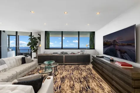 18555 Collins Avenue Sunny Isles Beach FL 33160