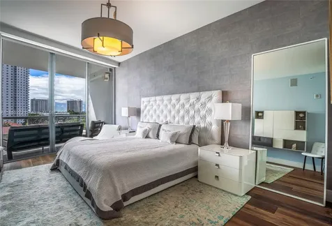 3250 NE 188th Street Aventura FL 33180