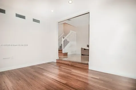 1024 NE 207th Terrace Miami FL 33179