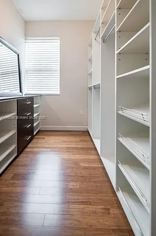 1024 NE 207th Terrace Miami FL 33179