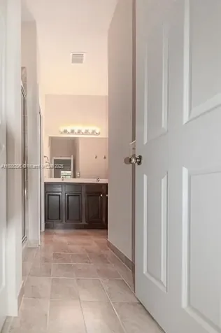 1024 NE 207th Terrace Miami FL 33179