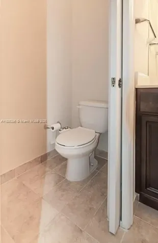1024 NE 207th Terrace Miami FL 33179