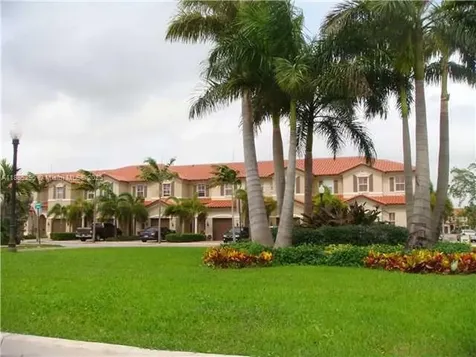 1024 NE 207th Terrace Miami FL 33179